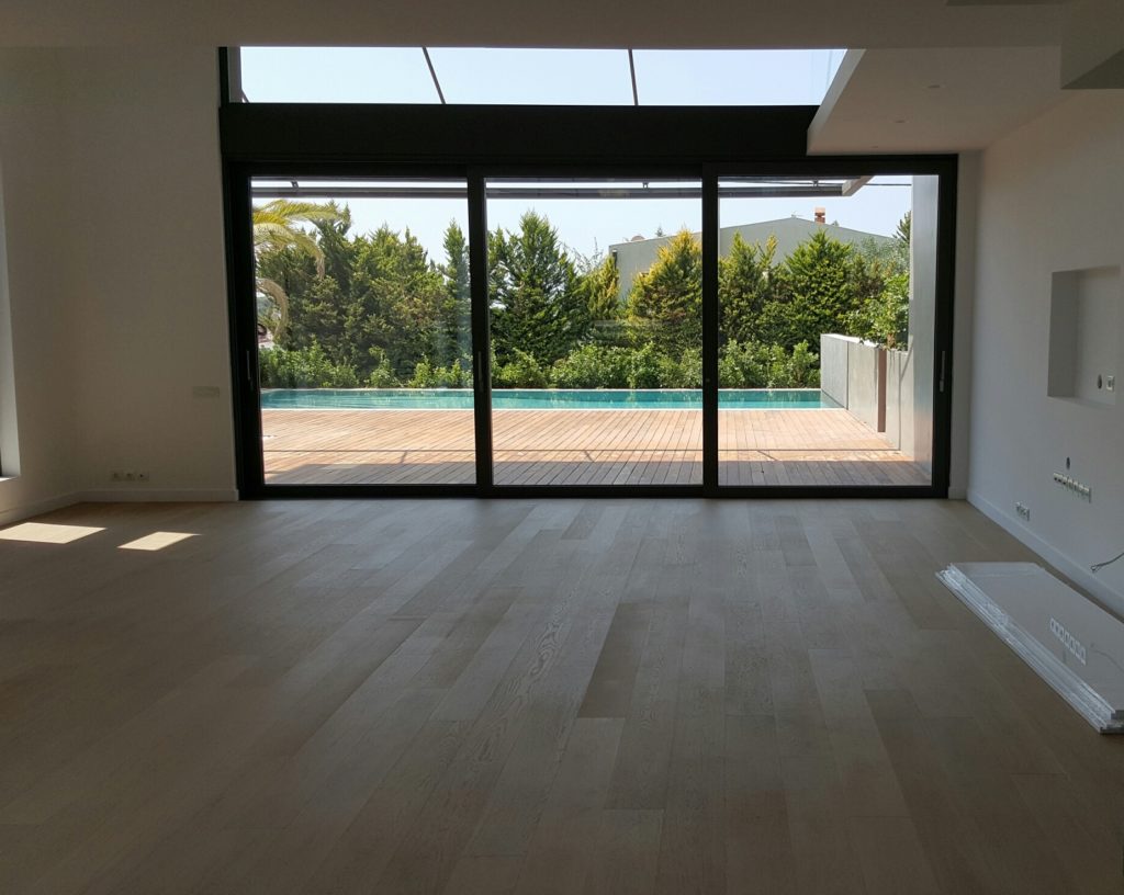 OAK White Oil Residence in Vouliagmeni